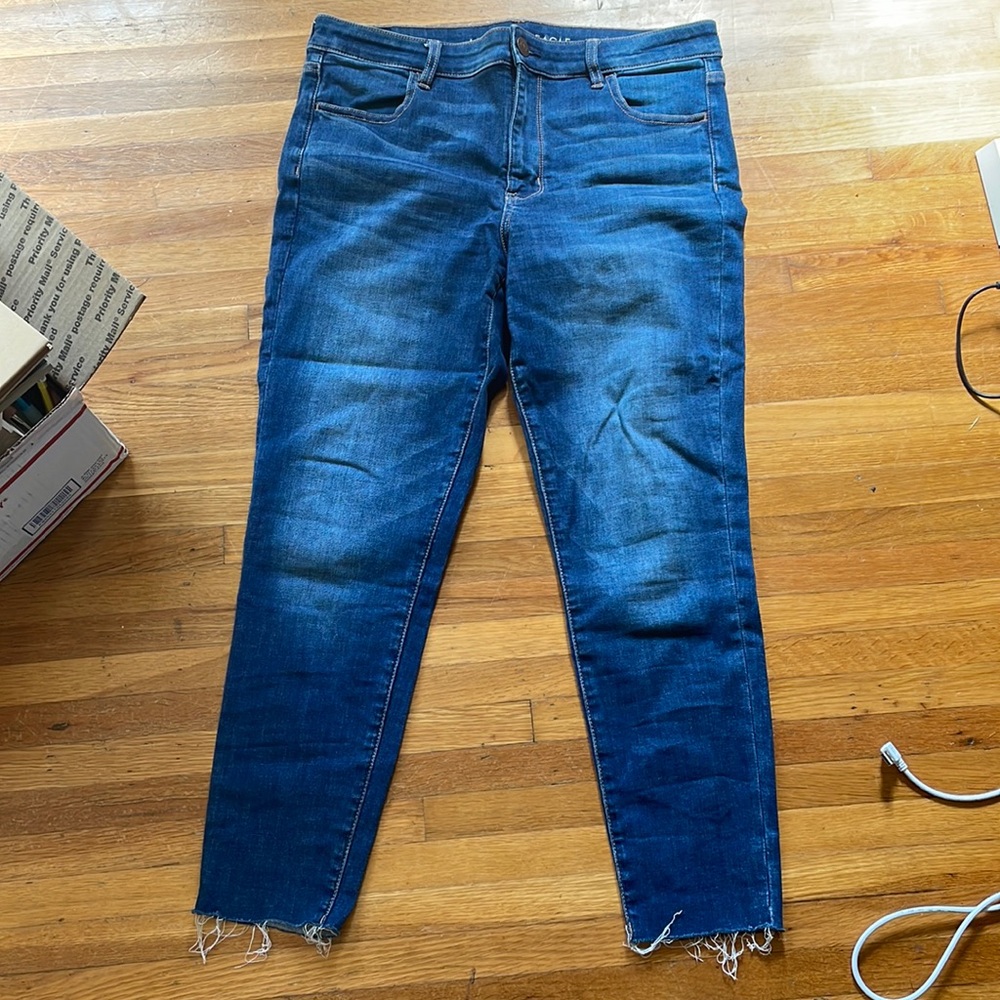 AEO Raw Hem Hi-Rise Jegging Crop 14R